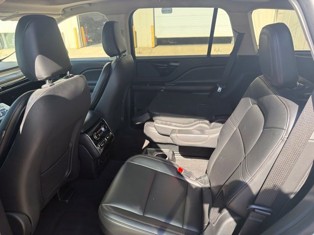 Used 2024 Lincoln Aviator AWD w/ Premium Package image 15