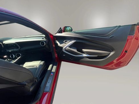 Used 2018 Chevrolet Camaro SS RWD image 29