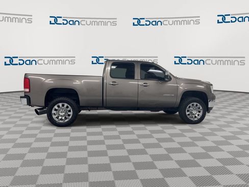 Used 2012 GMC Sierra 2500 SLE w/ SLE Preferred Package AWD/4WD image 9