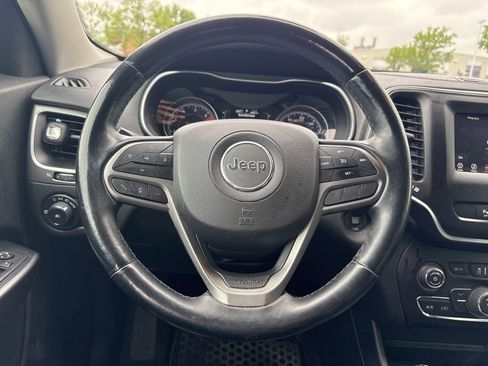 Used 2020 Jeep Cherokee Latitude Plus w/ Cold Weather Group AWD/4WD image 20