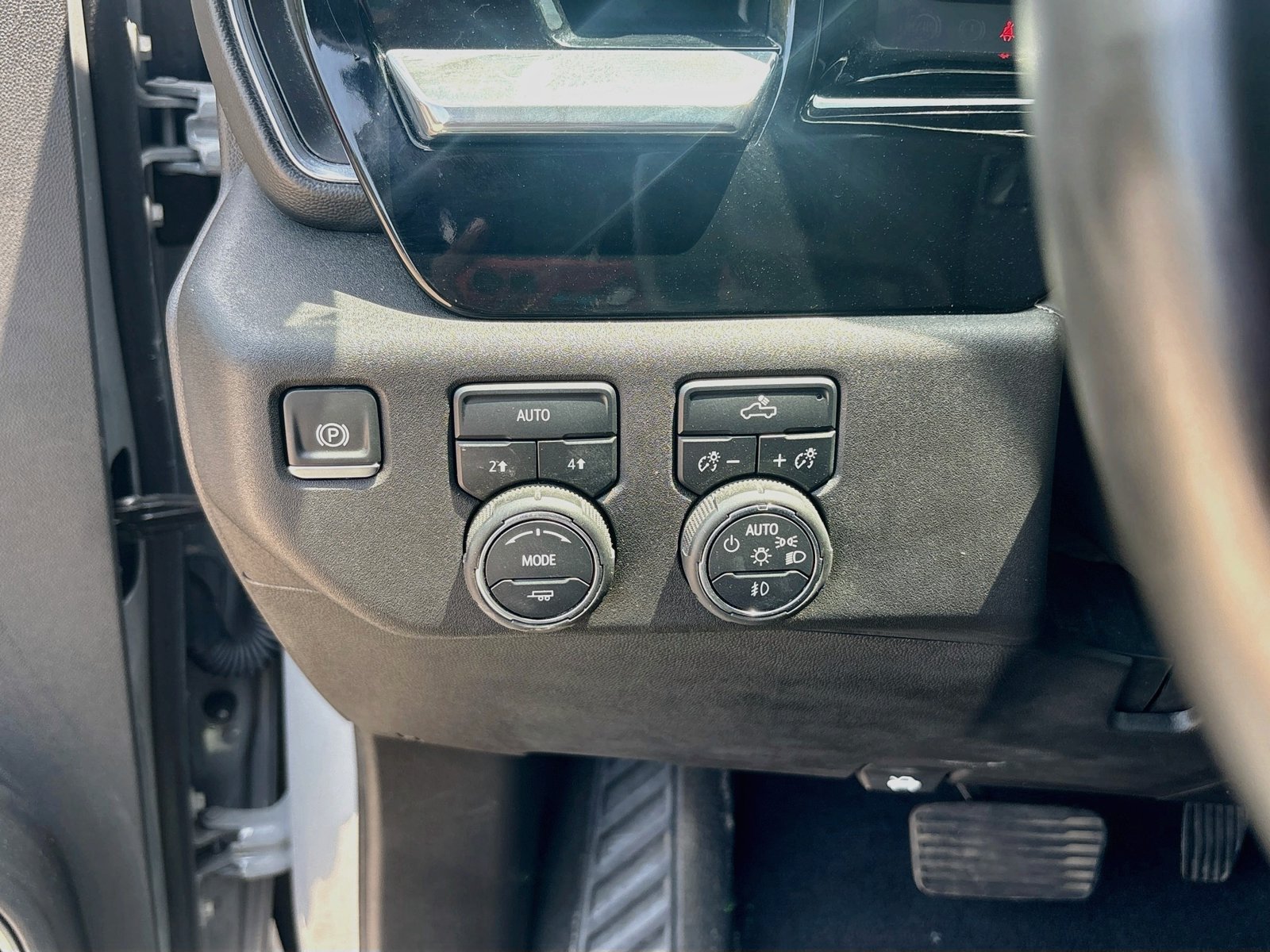 Used 2024 Chevrolet Silverado 1500 RST w/ LPO, Dark Essentials Package AWD/4WD image 10