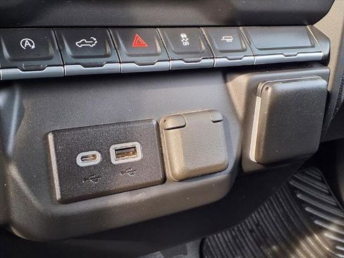 Used 2022 Chevrolet Silverado 1500 Custom image 8