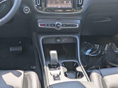 Used 2026 Volvo XC40 B5 Core AWD/4WD image 20