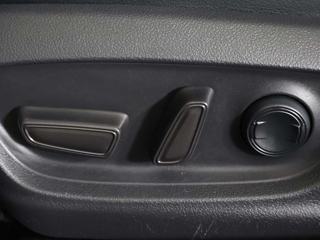 Used 2022 Toyota Camry SE FWD image 28