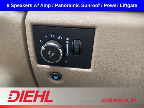 Used 2017 Jeep Grand Cherokee Overland AWD/4WD image 25