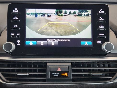 Used 2018 Honda Accord EX image 17