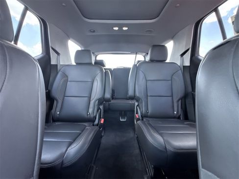 Used 2021 Chevrolet Traverse Premier image 13