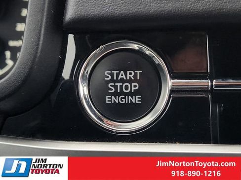 Used 2024 Mitsubishi Outlander SE image 24