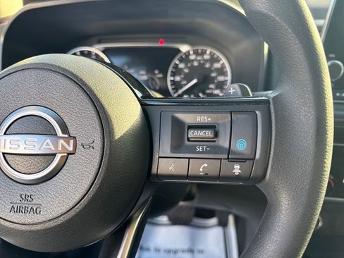 Certified 2022 Nissan Rogue SV image 15