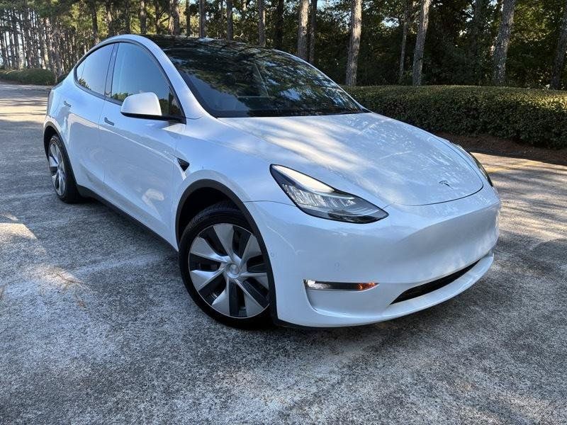 Used 2022 Tesla Model Y AWD image 1