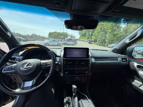 Used 2022 Lexus GX 460 Premium w/ Premium Package AWD/4WD image 9