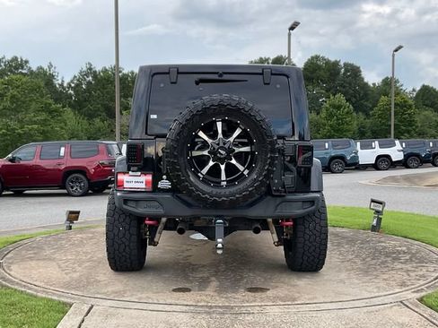 Used 2015 Jeep Wrangler Unlimited Rubicon AWD/4WD image 6