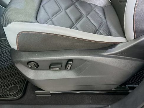Used 2025 Volkswagen Atlas Peak Edition SE AWD/4WD image 19