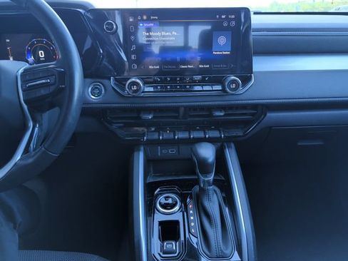 Used 2023 Chevrolet Colorado LT w/ LT Convenience Package II AWD/4WD image 18