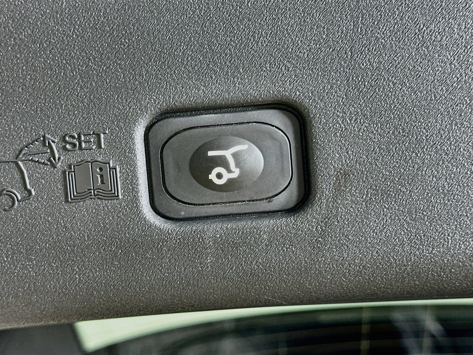 Used 2024 Lincoln Nautilus Premier w/ Equipment Group 102A AWD/4WD image 38