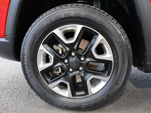 Used 2018 Jeep Compass Trailhawk AWD/4WD image 41