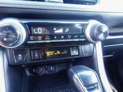 Used 2022 Toyota RAV4 SE image 20