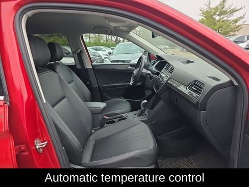 Used 2023 Volkswagen Tiguan SE image 5