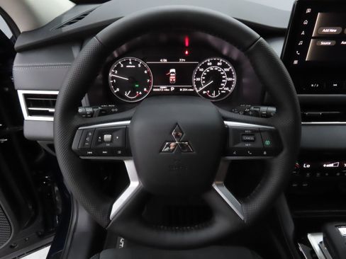 New 2026 Mitsubishi Outlander SE FWD image 11