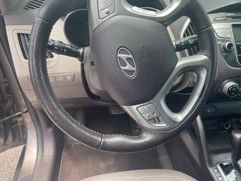 Used 2010 Hyundai Tucson Limited AWD/4WD image 27