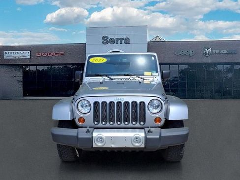 Used 2013 Jeep Wrangler Unlimited Sahara w/ Dual Top Group AWD/4WD image 2
