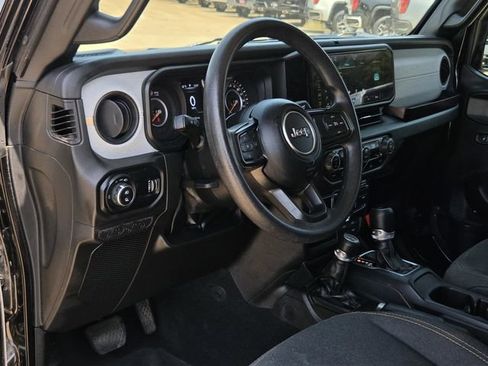 Used 2024 Jeep Gladiator Sport AWD/4WD image 30