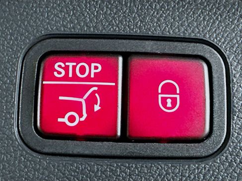 Certified 2022 Mercedes-Benz GLC 300 4MATIC w/ Multimedia Package Lite image 35