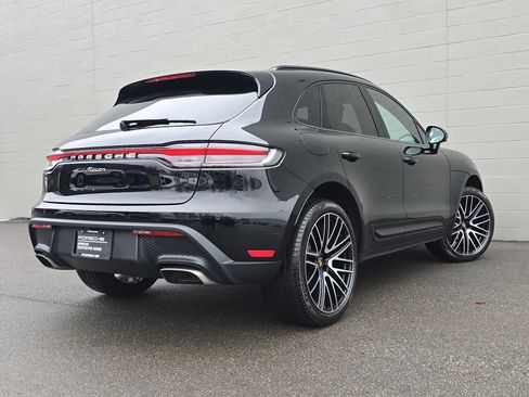 Certified 2025 Porsche Macan image 9