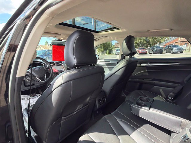 Used 2019 Ford Fusion Titanium FWD image 18