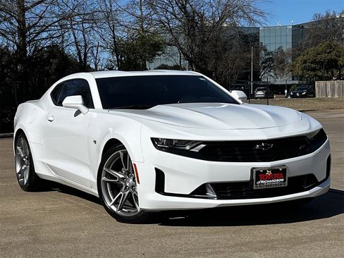 Used 2020 Chevrolet Camaro LT w/ RS Package image 2