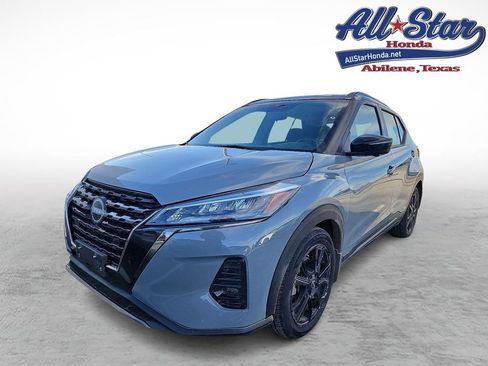 Used 2023 Nissan Kicks SR image 1