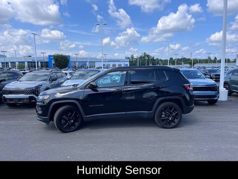 Used 2024 Jeep Compass Latitude w/ Convenience Group AWD/4WD image 6
