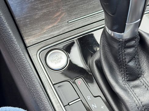 Used 2018 Volkswagen Passat 2.0T SE image 22