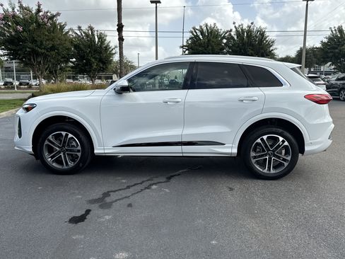 Used 2025 Audi Q5 Premium w/ Convenience Package AWD/4WD image 7