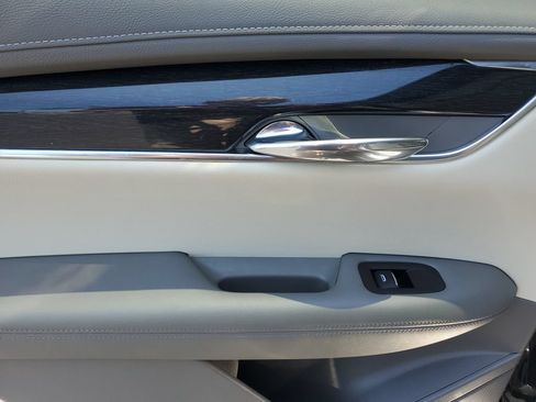 Certified 2022 Cadillac XT6 Premium Luxury AWD/4WD image 16