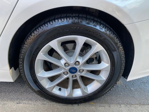 Used 2019 Ford Fusion SE image 22