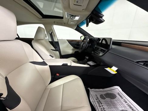 New 2025 Lexus ES 350 w/ Premium Package image 33