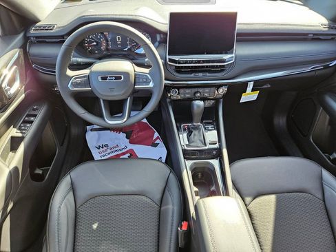 New 2026 Jeep Compass Latitude image 7