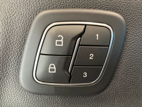 Used 2022 Ford Escape Titanium w/ Class II Trailer Tow Package image 15