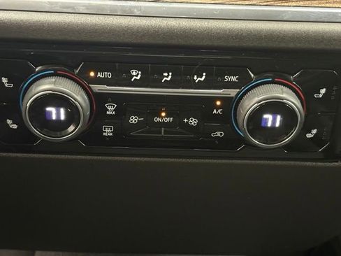 Used 2023 Chevrolet Silverado 1500 LT image 26