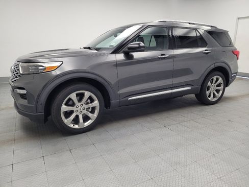 Used 2020 Ford Explorer Platinum w/ Premium Technology Package AWD/4WD image 2