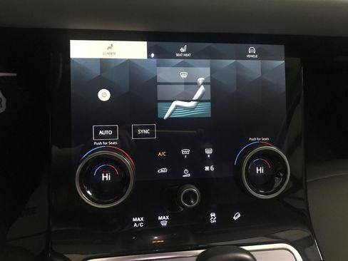 Used 2023 Land Rover Range Rover Evoque SE image 19