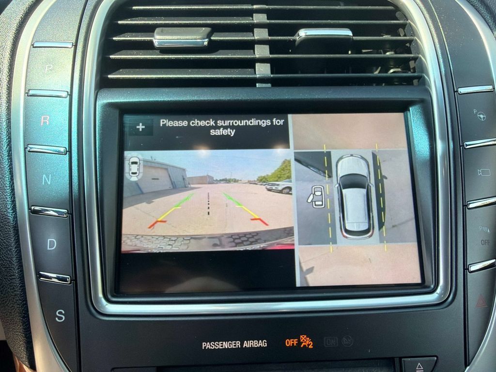 Used 2017 Lincoln MKX Reserve AWD/4WD image 25