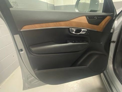 Certified 2024 Volvo XC90 B6 Plus w/ Protection Package Premier AWD/4WD image 7
