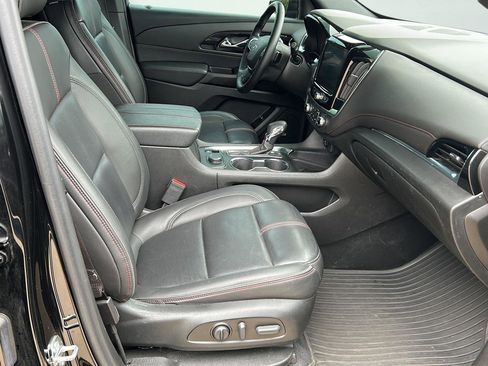 Used 2023 Chevrolet Traverse RS AWD/4WD image 19