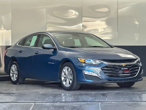Used 2025 Chevrolet Malibu LT FWD image 1
