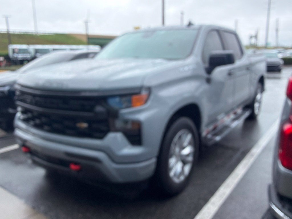 Used 2025 Chevrolet Silverado 1500 Custom RWD image 1