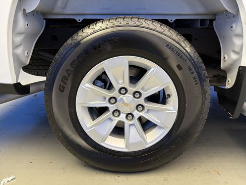 Used 2025 Chevrolet Silverado 1500 W/T RWD image 9