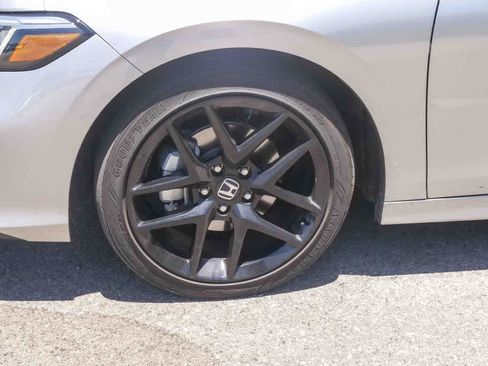Used 2025 Honda Civic Sport image 5