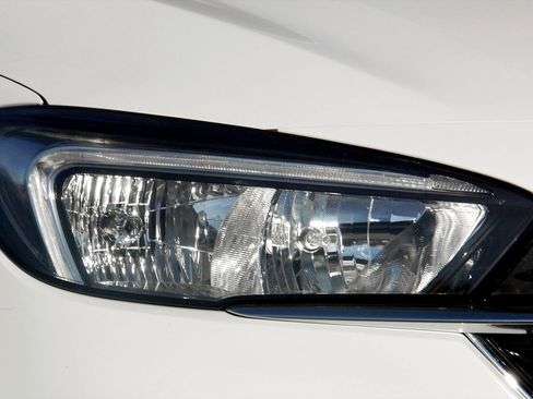 Used 2020 Buick Encore GX Select image 9